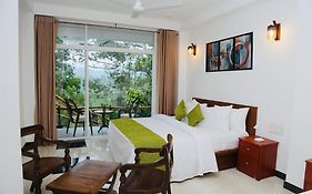 Avon Ella Resort